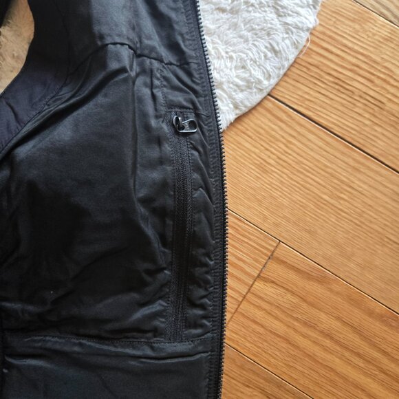 Women's Arcteryx Atom Vest - S, Black - Picture 3 of 4